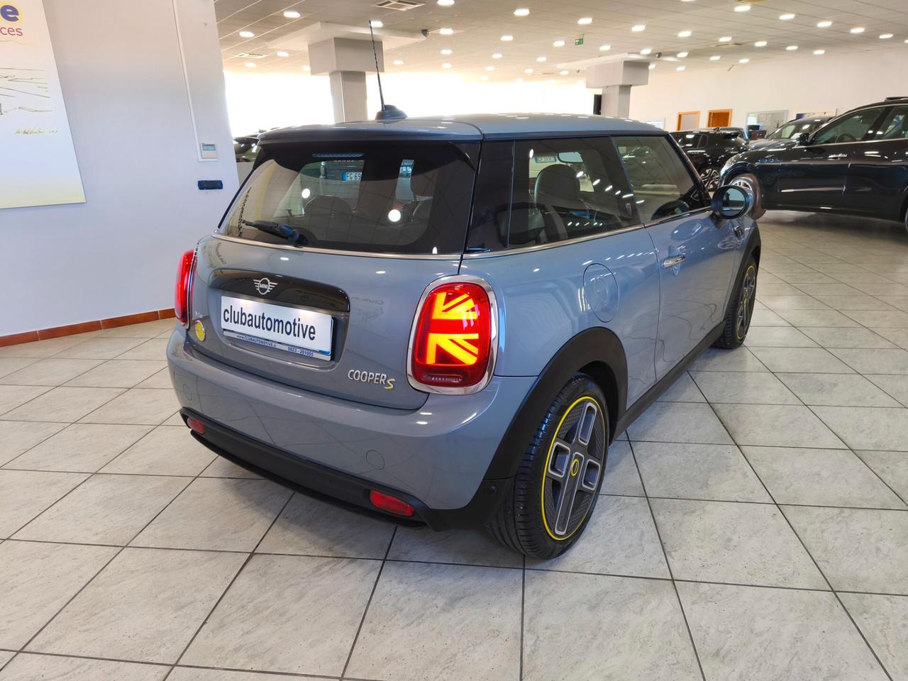 Mini Full Electric Cooper SE Yours