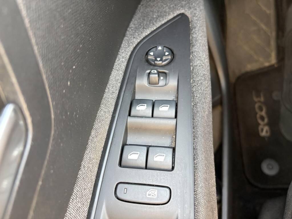 Peugeot 3008 BlueHDi 130 S&S EAT8 Active