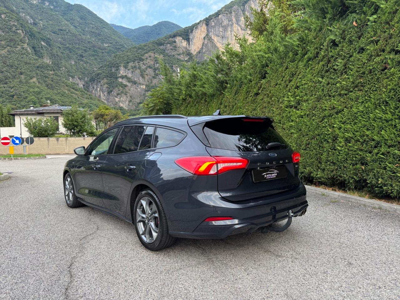 Ford Focus Hybrid ST LINE X
