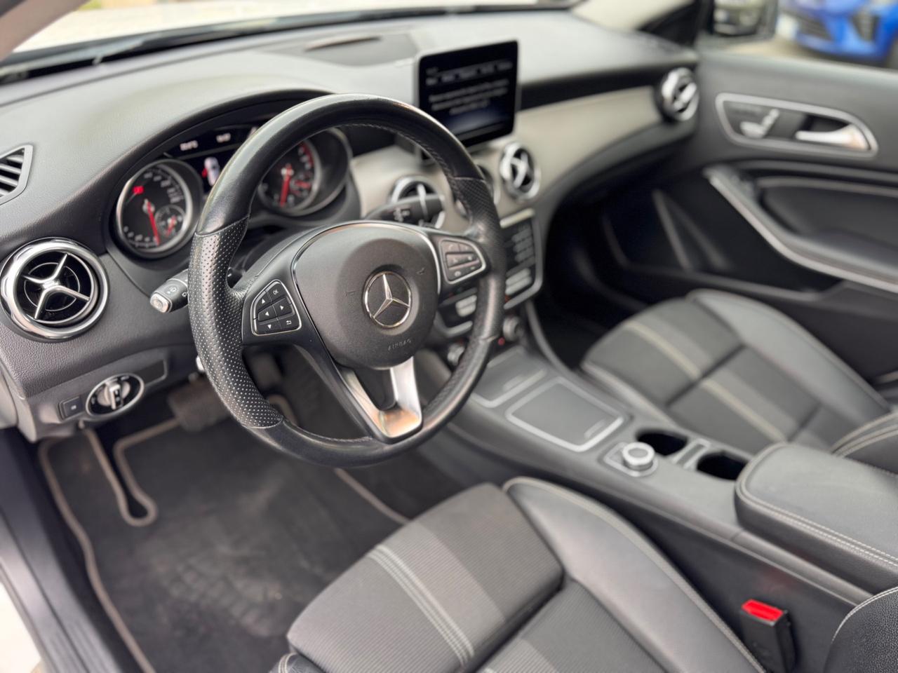 Mercedes-benz GLA 200 Automatic Premium