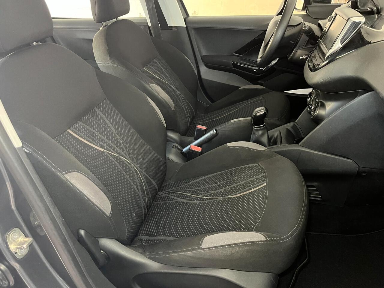 Peugeot 208 1.4 HDi 68 CV 5 porte Allure