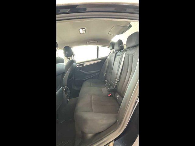 BMW 525 Serie 5(G30/31/F90) - d Business