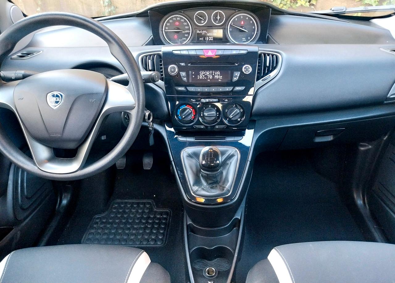 Lancia Ypsilon 1.2 69 CV 5 P