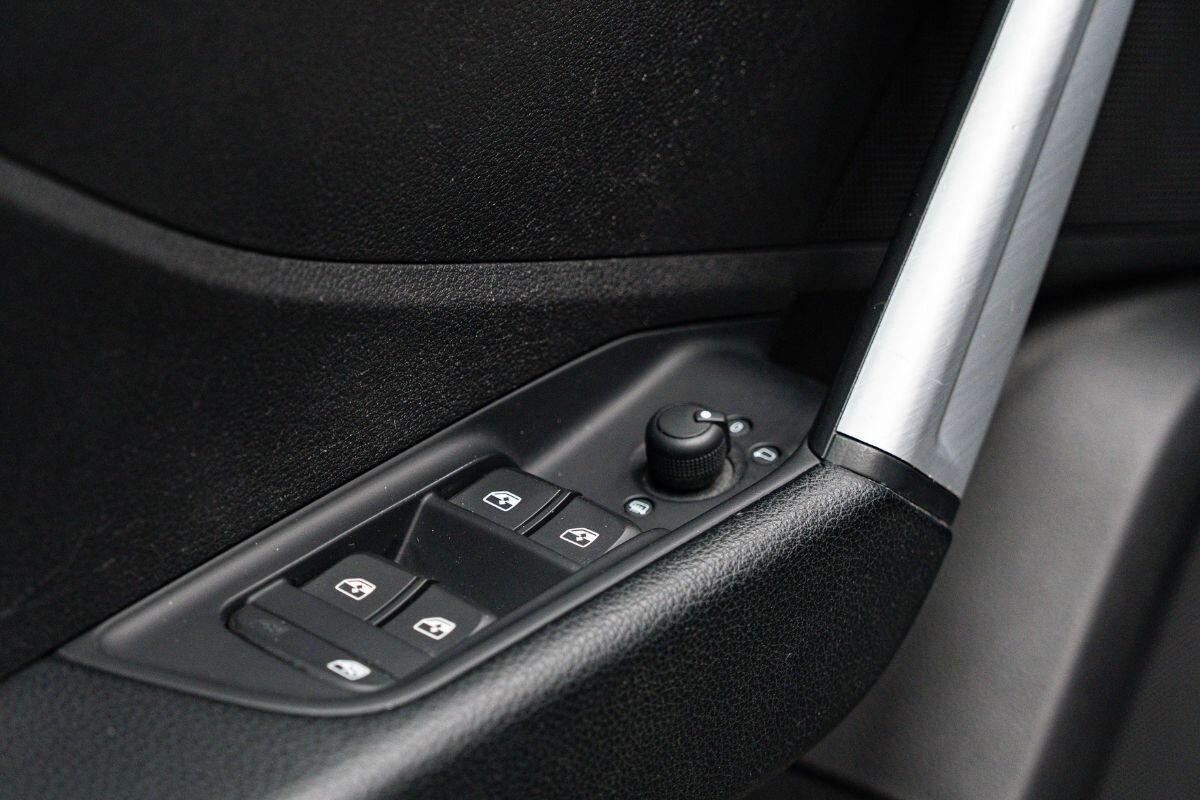 Audi Q2 30 TFSI Business