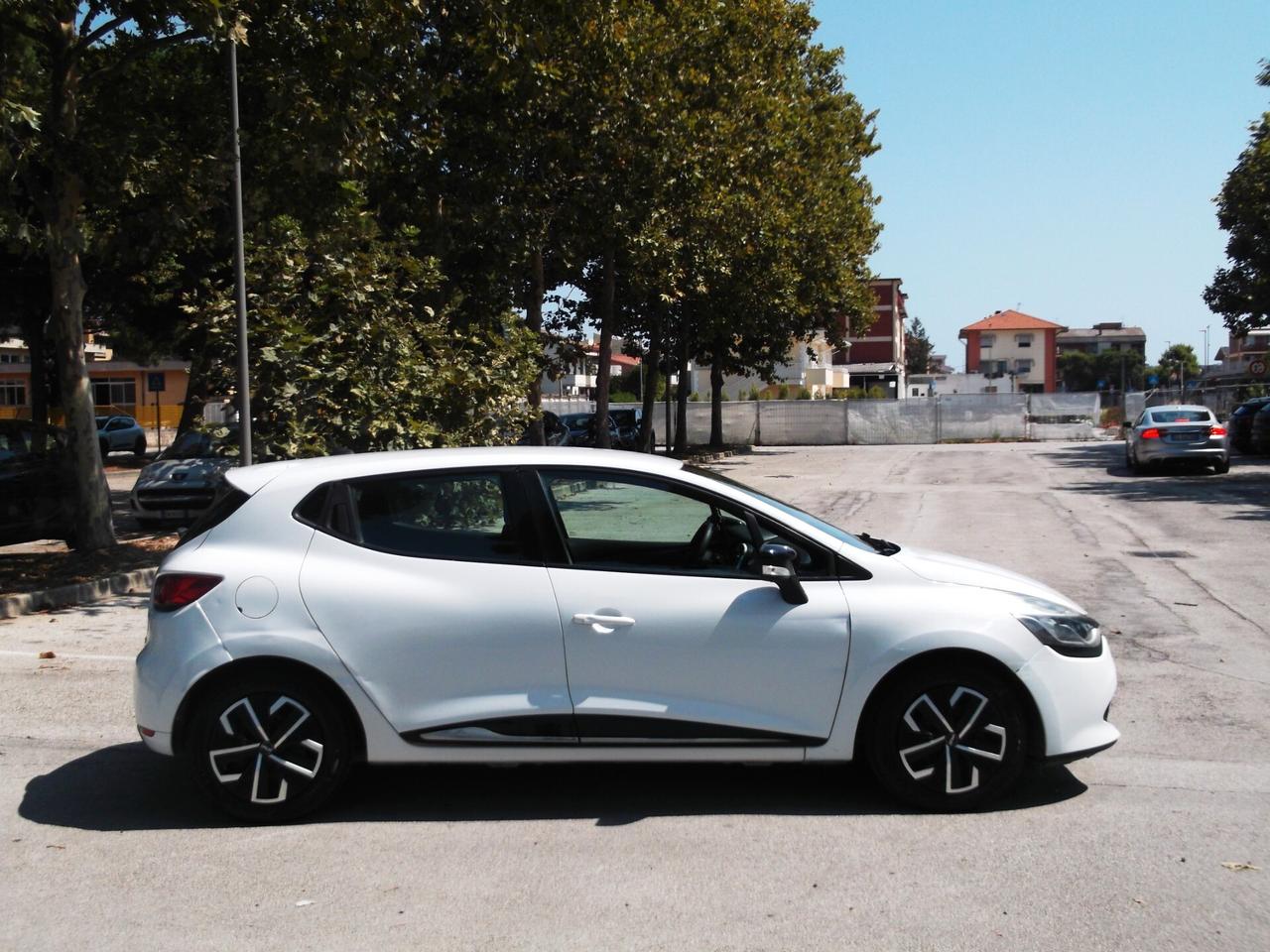 Renault Clio 1.2 GPL 5P. casa madre 2013