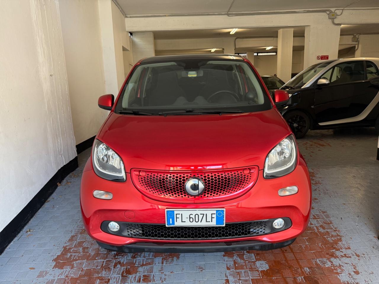 Smart ForFour 90 0.9 Turbo twinamic Nightview red