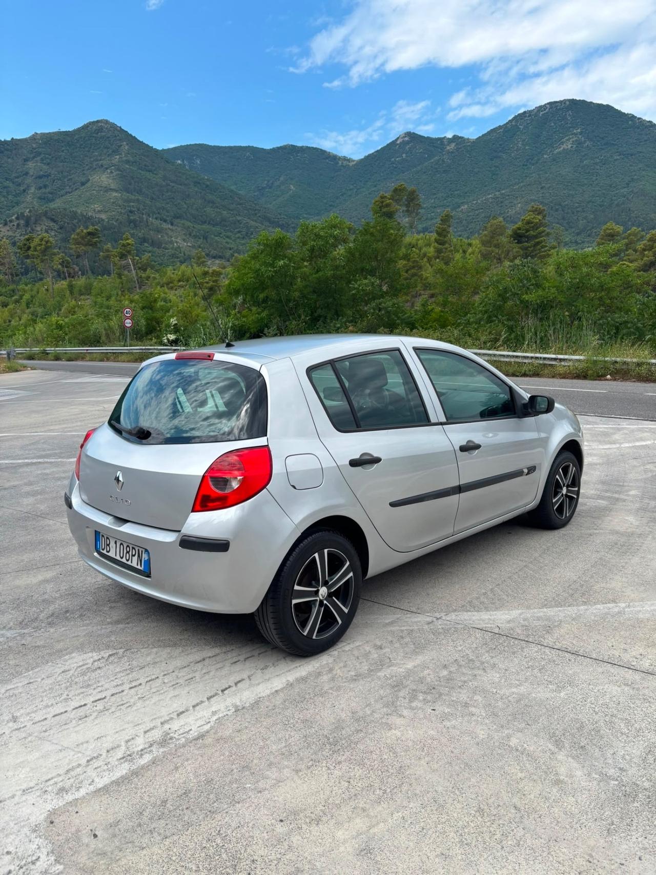 RENAULT CLIO 1.5 DCI