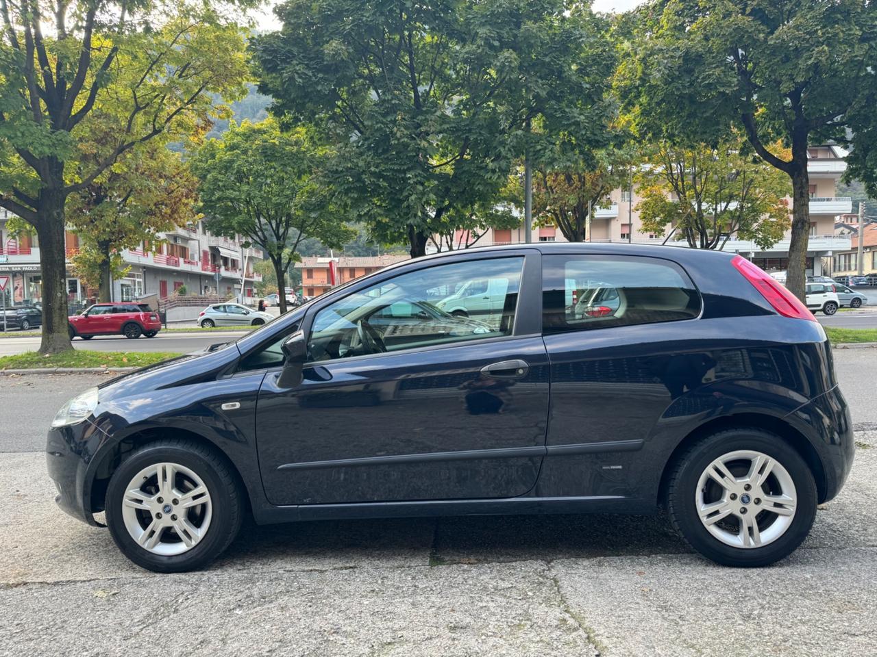 Fiat Grande Punto Grande Punto 1.4 - NEOP.- CAMBIO AUTOMATICO -GOMME NUOVE 4STAGIONI