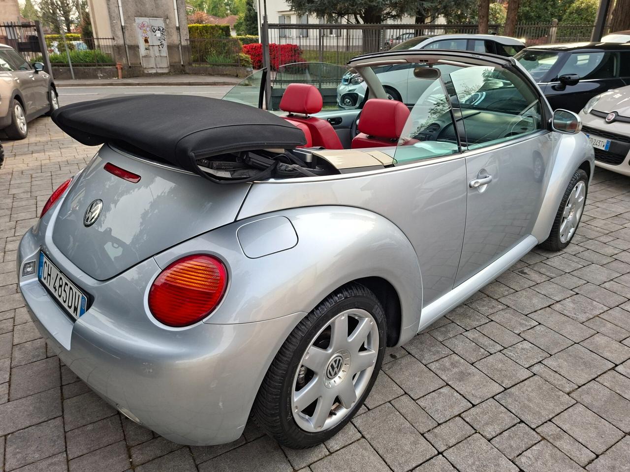 Volkswagen New Beetle 2.0 Cabrio tagliandata INTERESSE STORICO