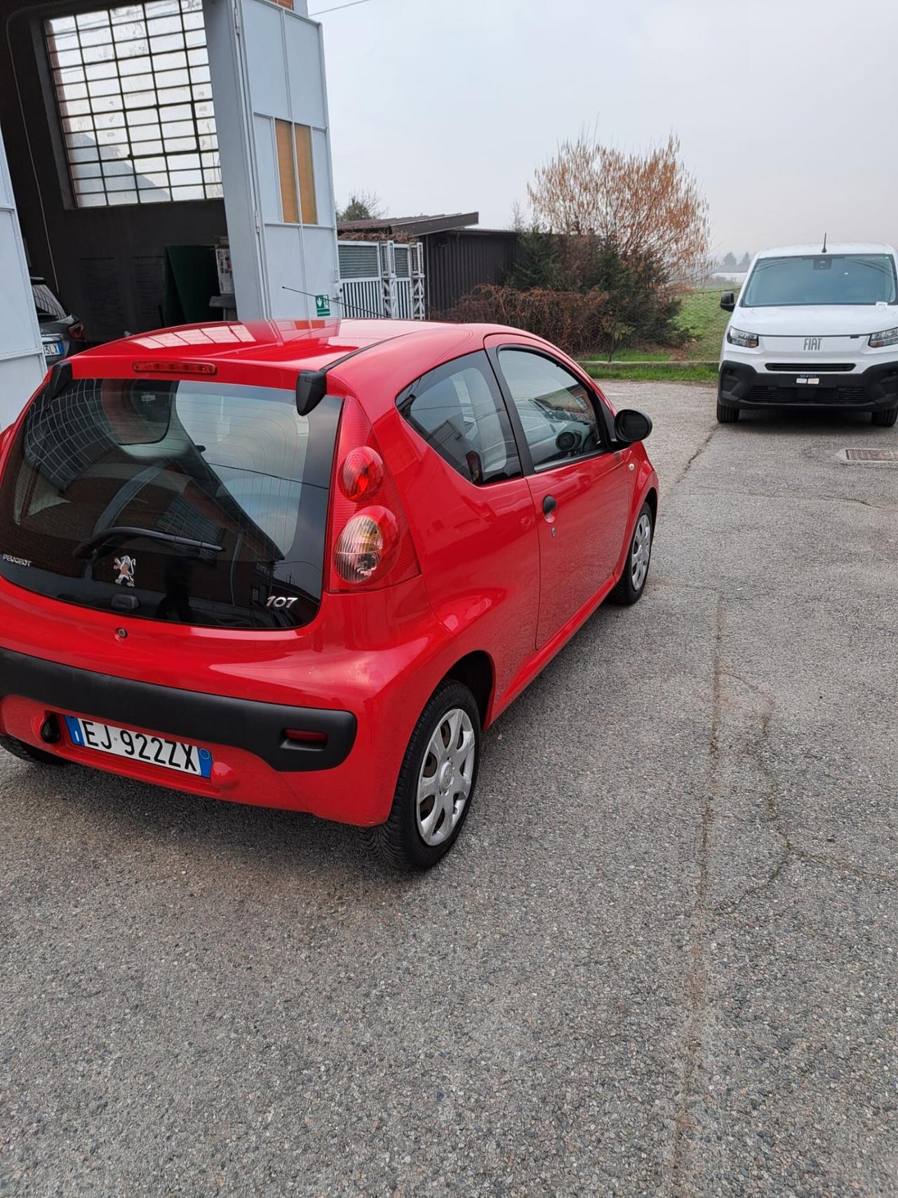 Peugeot 107 1.0 68CV 3p. Access