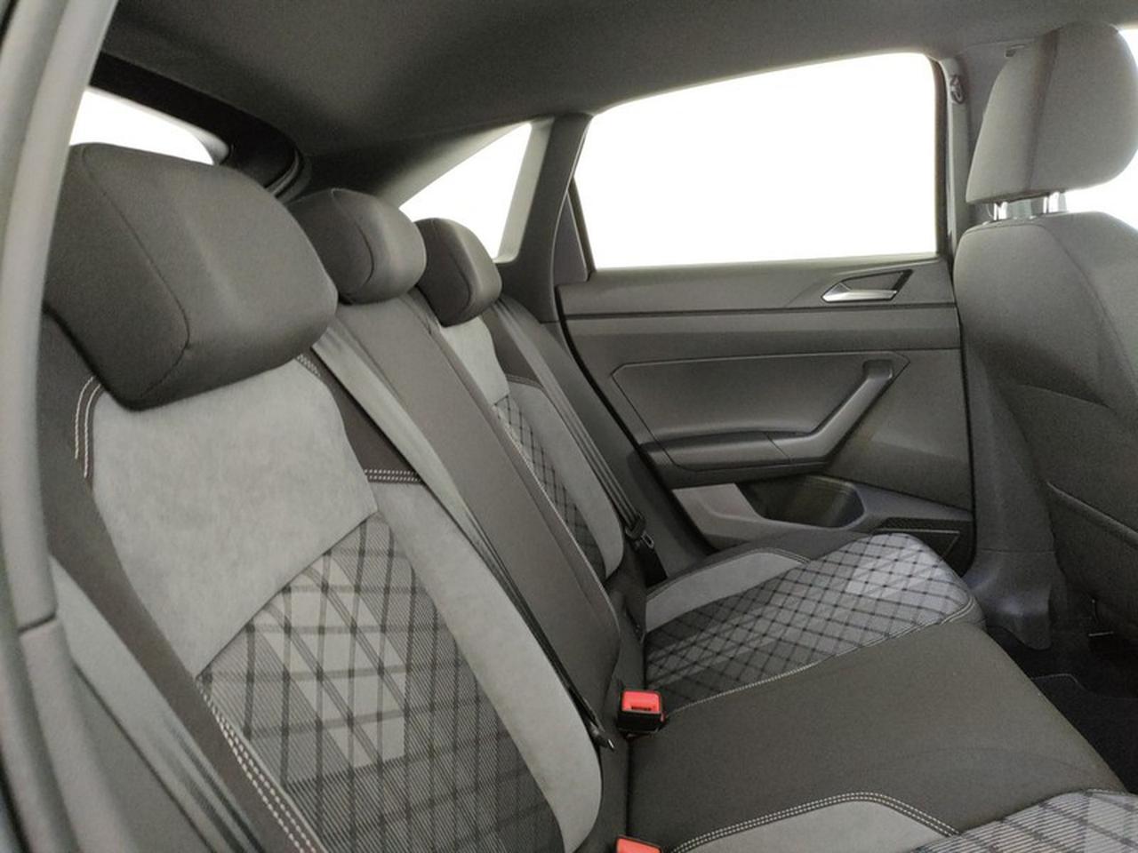 Volkswagen Taigo 1.0 tsi r-line 115cv dsg