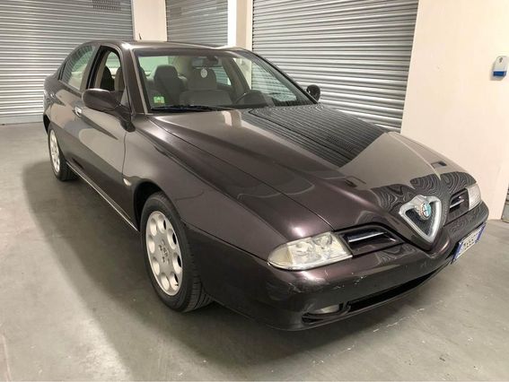 ALFA ROMEO 166 2.4 JTD Distinctive