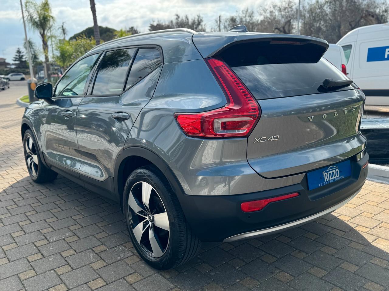 Volvo XC40 D3 Geartronic Momentum TETTO APRIBILE