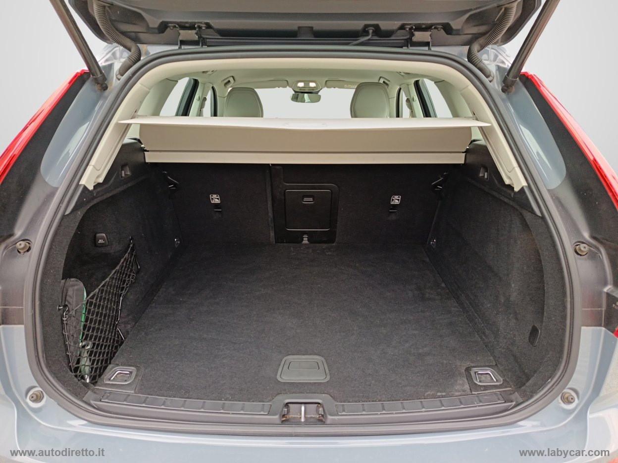 VOLVO XC60 B4