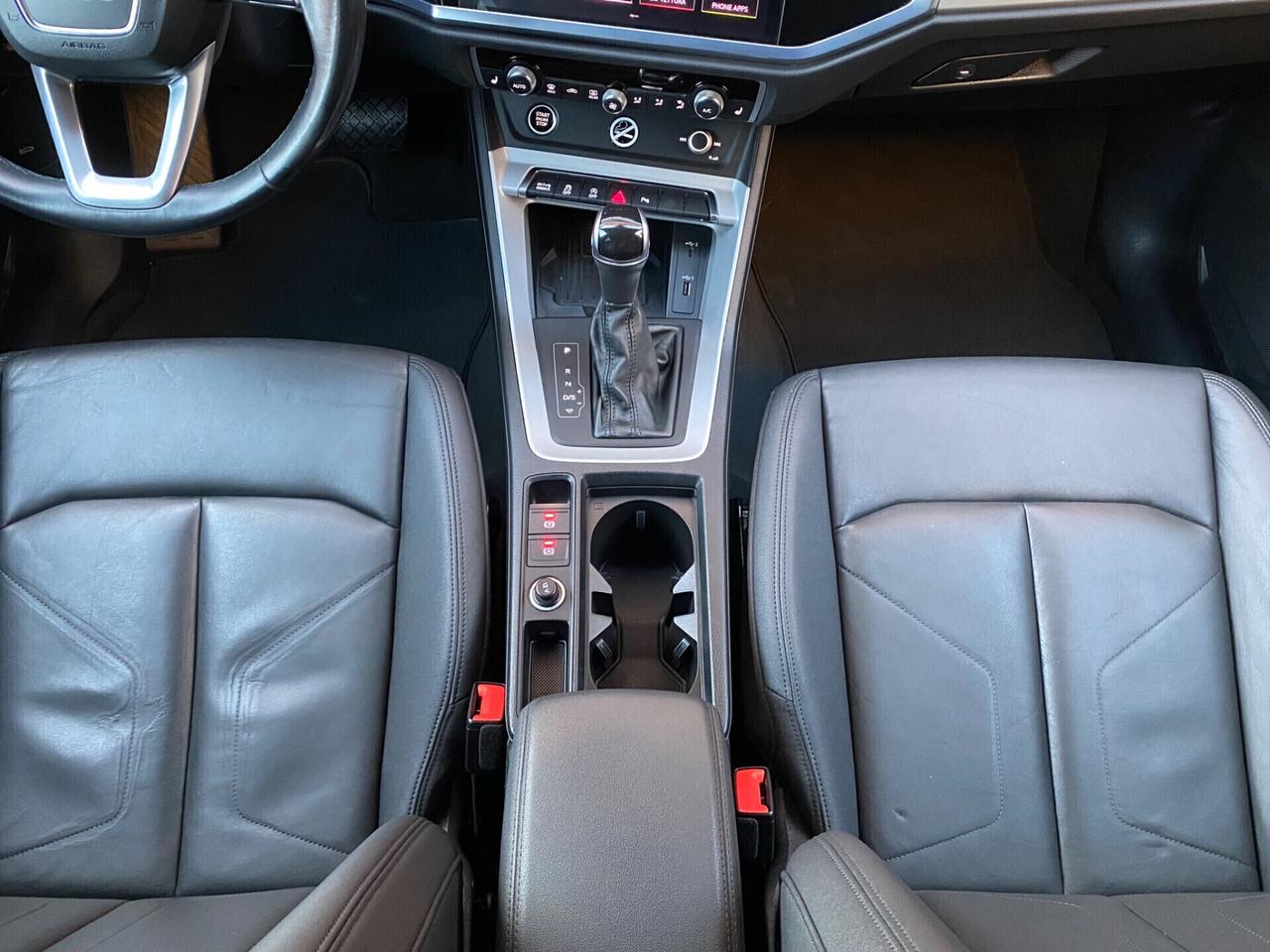 Audi Q3 Sport back 2.0 Diesel