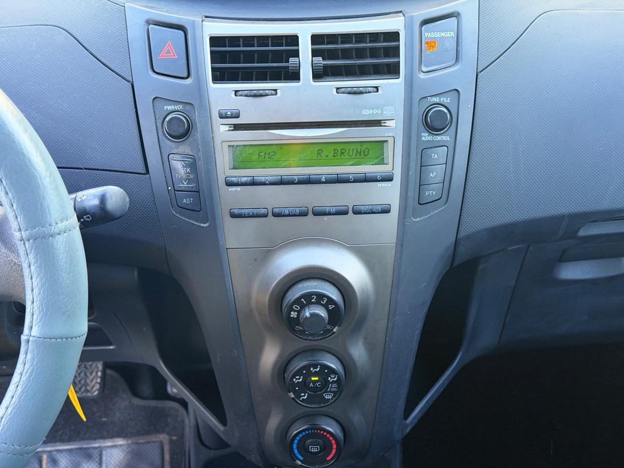 Toyota Yaris 1.0 benzina 3 porte Luxury pack 69cv 2009