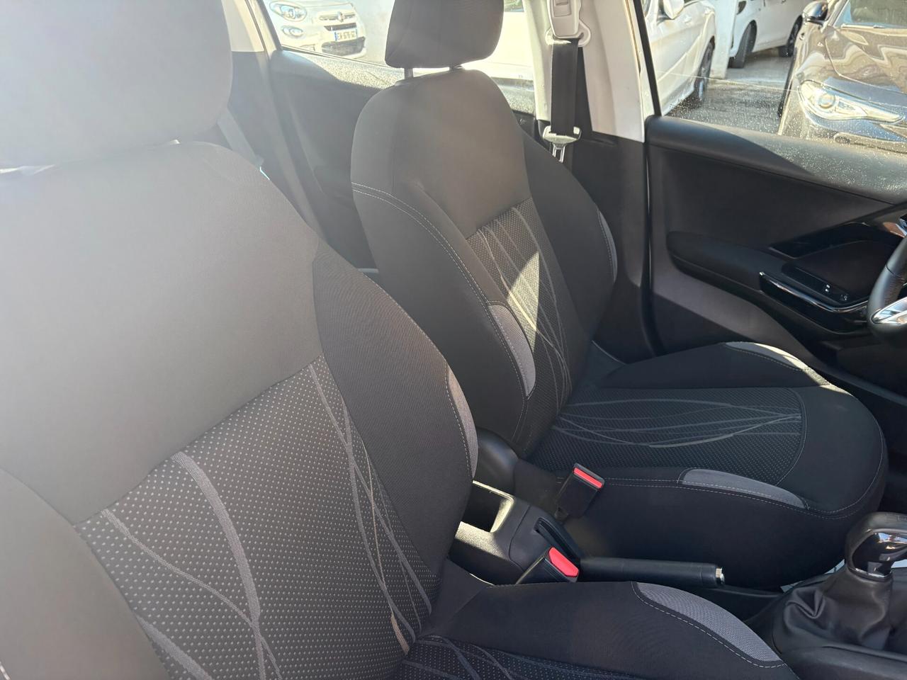 Peugeot 208 BlueHDi 100 5 porte Allure
