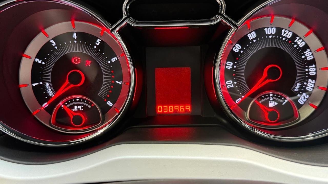Opel Adam Rocks 1.2 70 CV