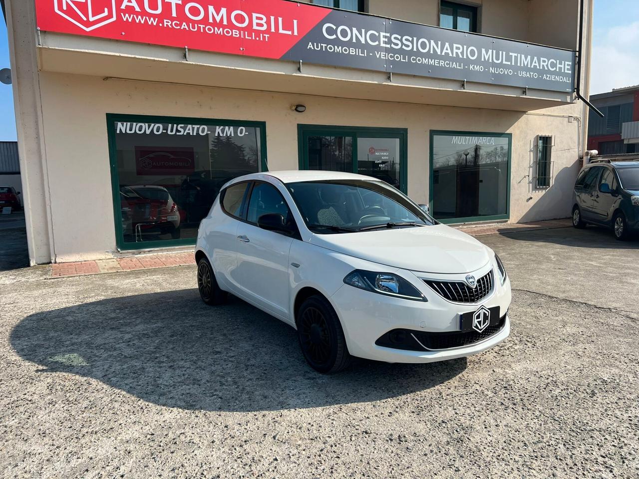 Lancia Ypsilon 1.0 FireFly 5 porte S&S Hybrid Ecochic Silver