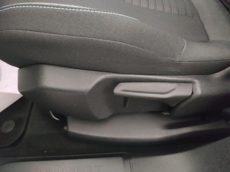 PEUGEOT 3008 2ª serie - 3008 PureTech Turbo 130 S&S EAT8 Active Pack