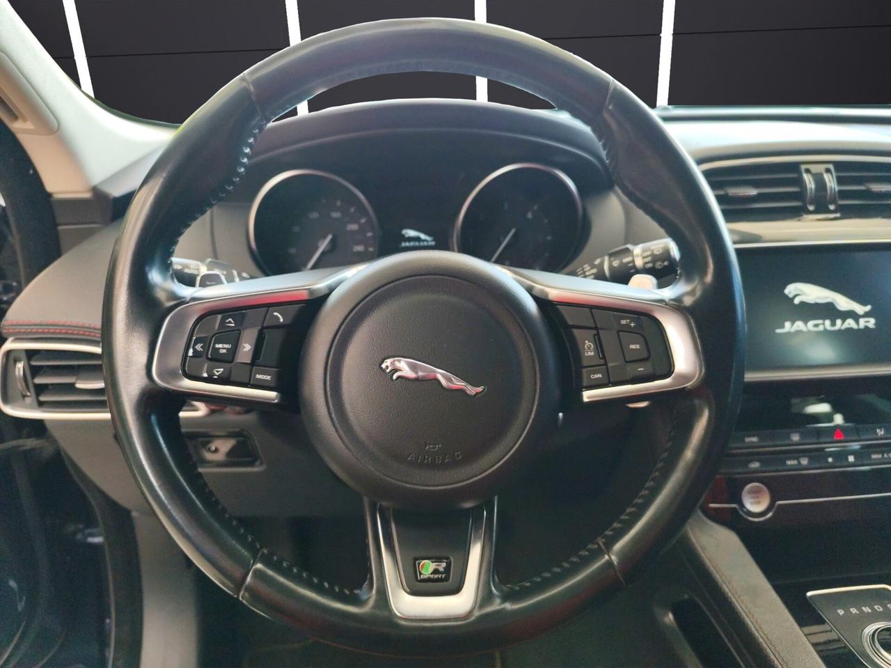 JAGUAR F-Pace (X761) F-Pace 2.0 D 180 CV ...