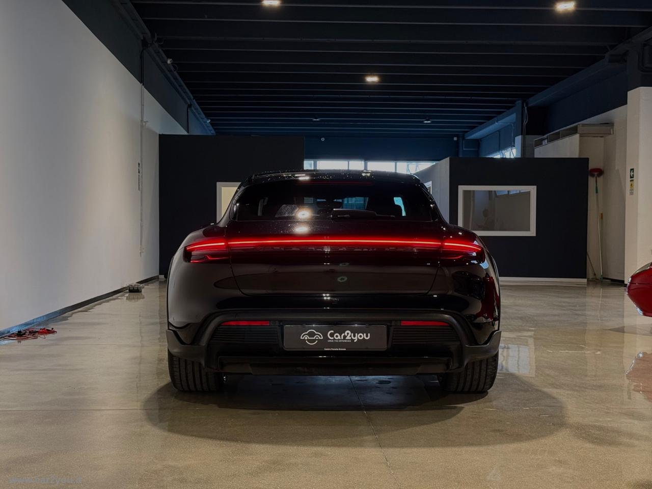 PORSCHE Taycan 4 Cross Turismo