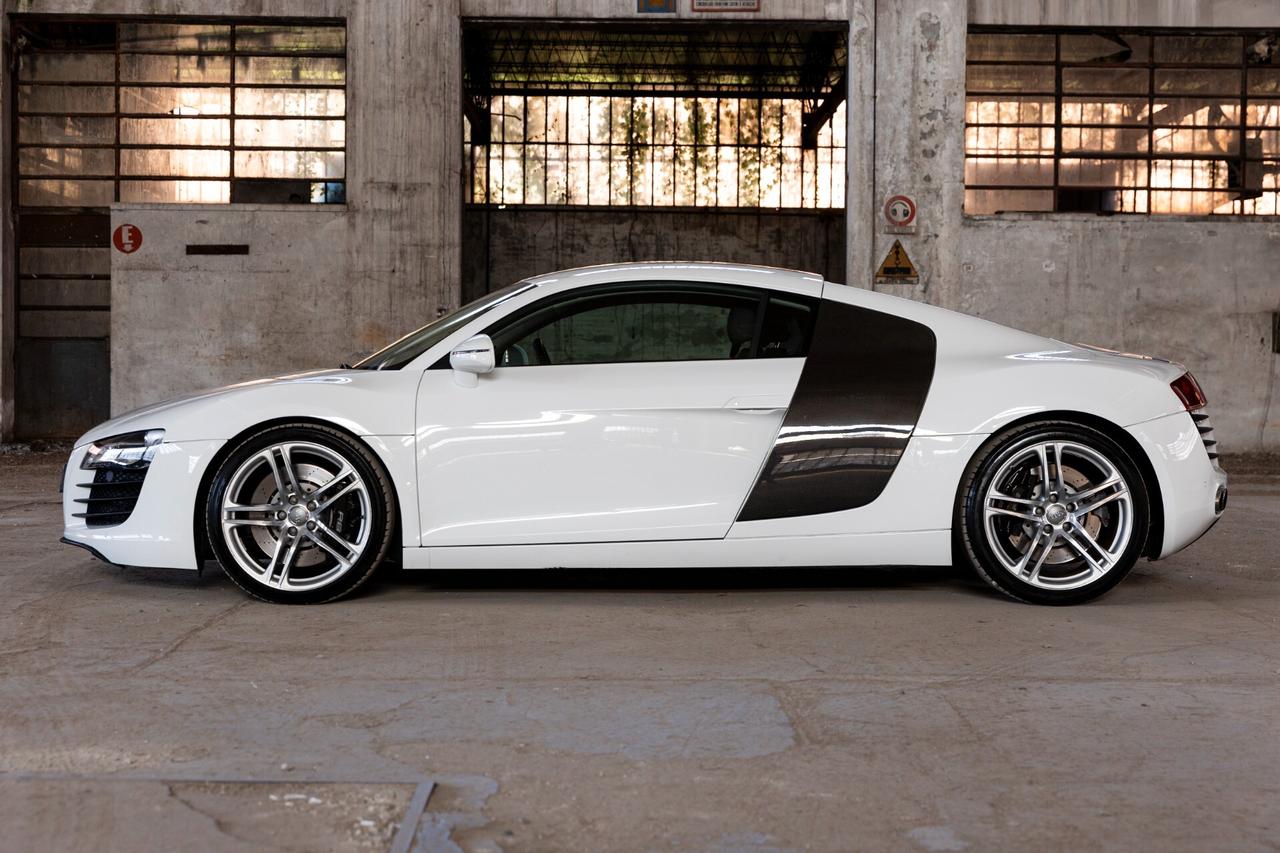Audi R8 4.2 V8 FSI quattro