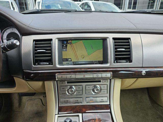 JAGUAR XF 3.0 D V6 Luxury
