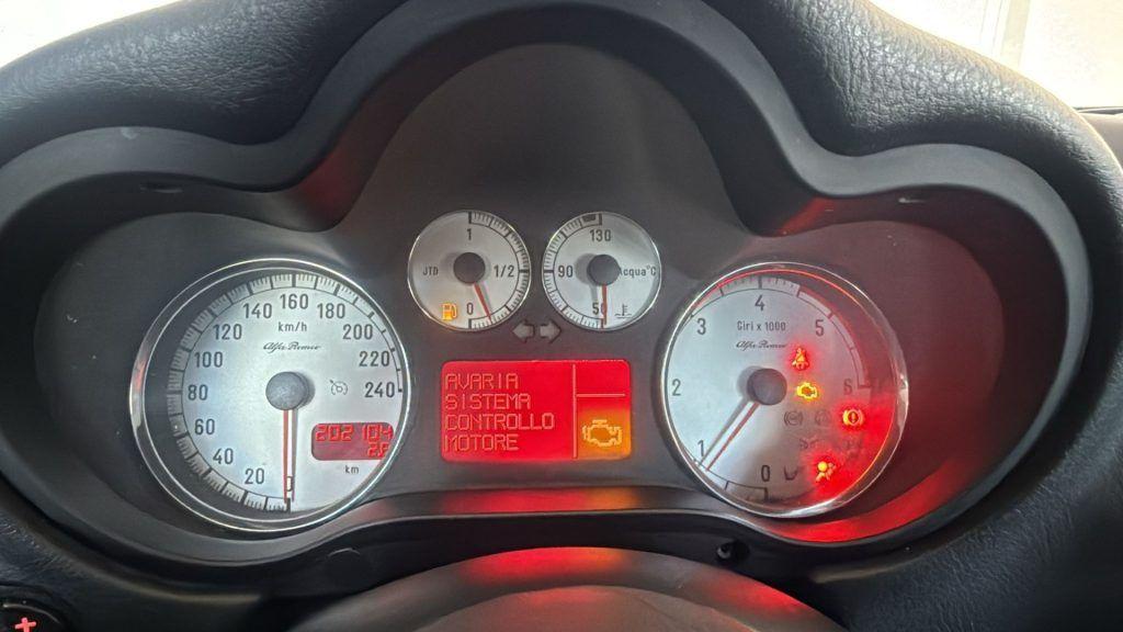 Alfa Romeo 147 1.9 JTD (120) 5 porte Distinctive