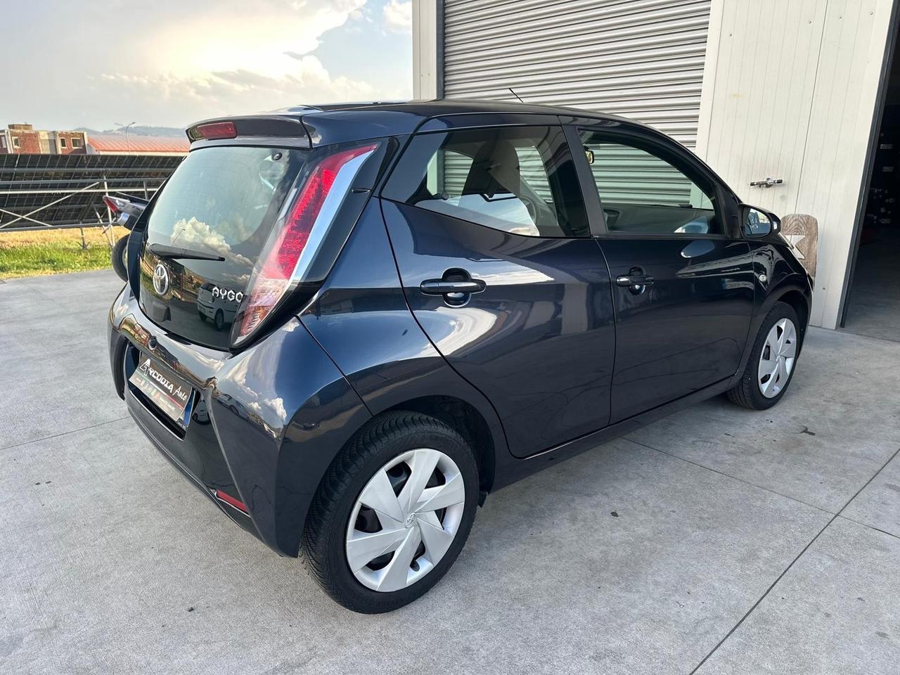 Toyota Aygo 1.0 VVT-i 69 CV 5 porte x-clusiv