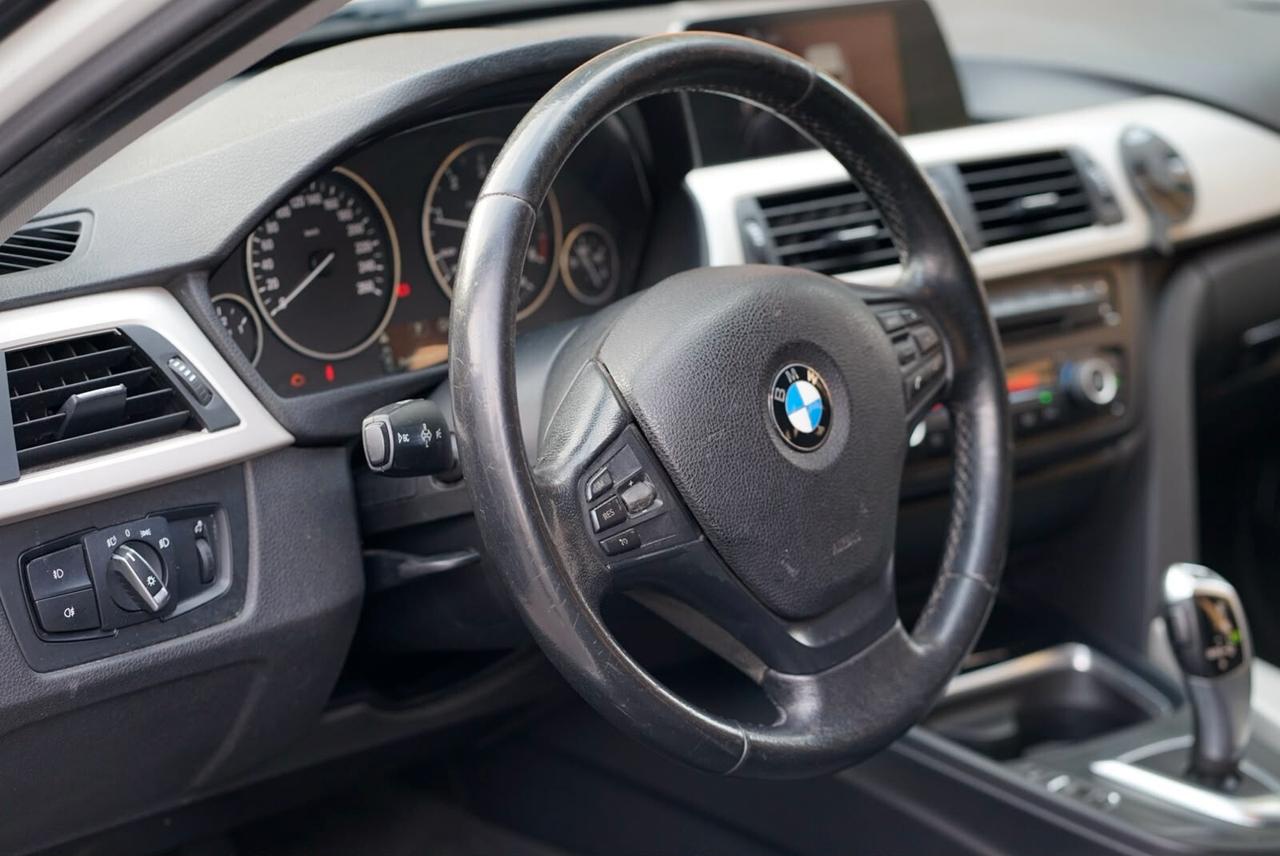 BMW 318 318d Touring Business aut.