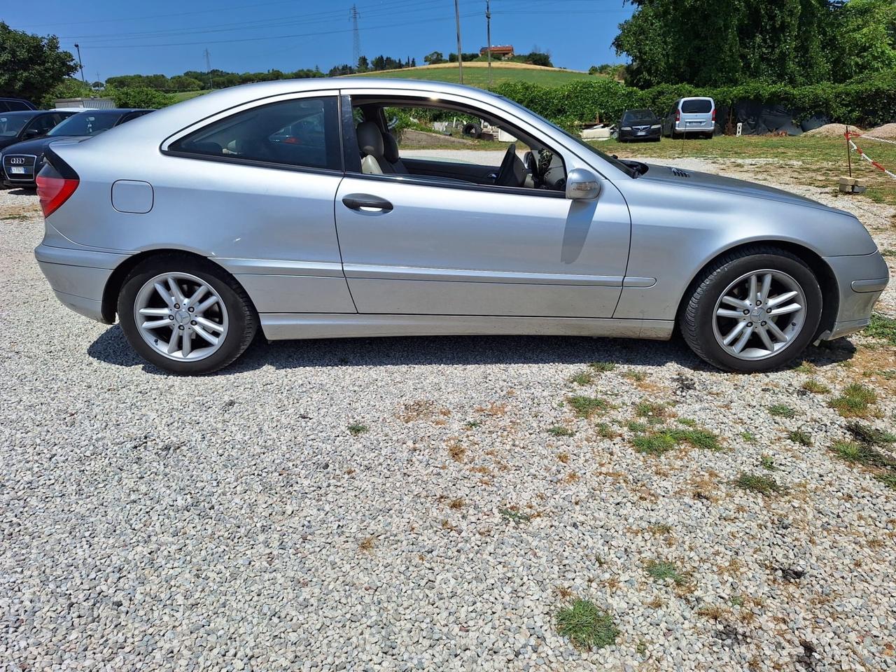 MERCEDES CLASSE C 220 DISEL SPORT COUPE 2004