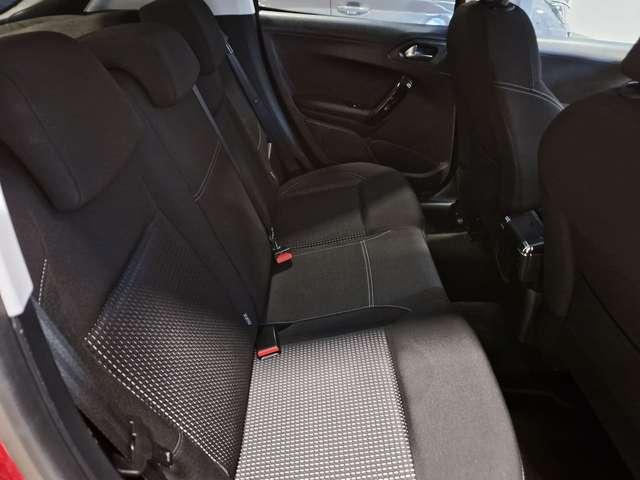 Peugeot 208 PureTech 82 5 porte Allure