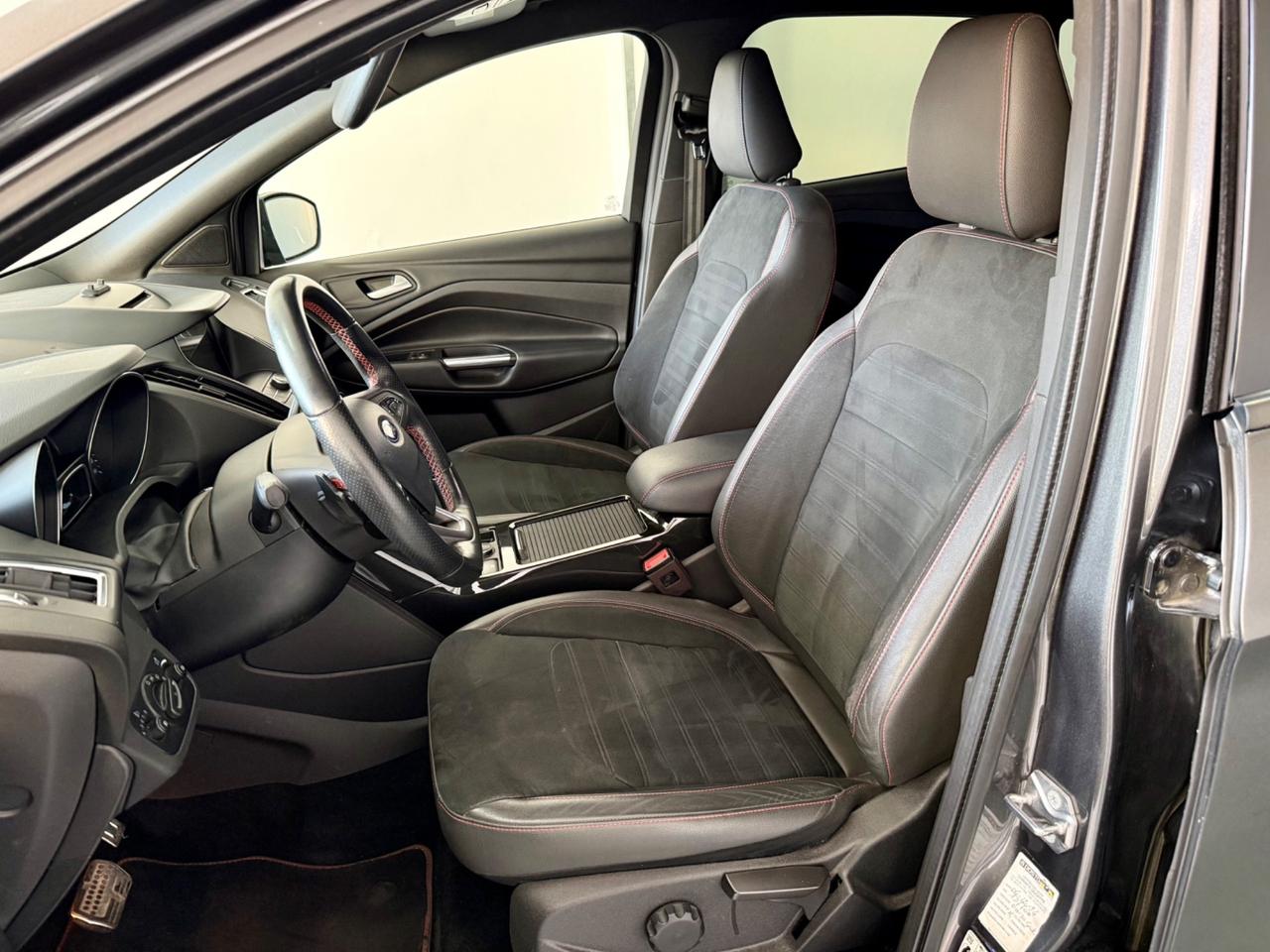 Ford Kuga 2.0 TDCI 120 CV S&S 2WD Powershift ST-Line