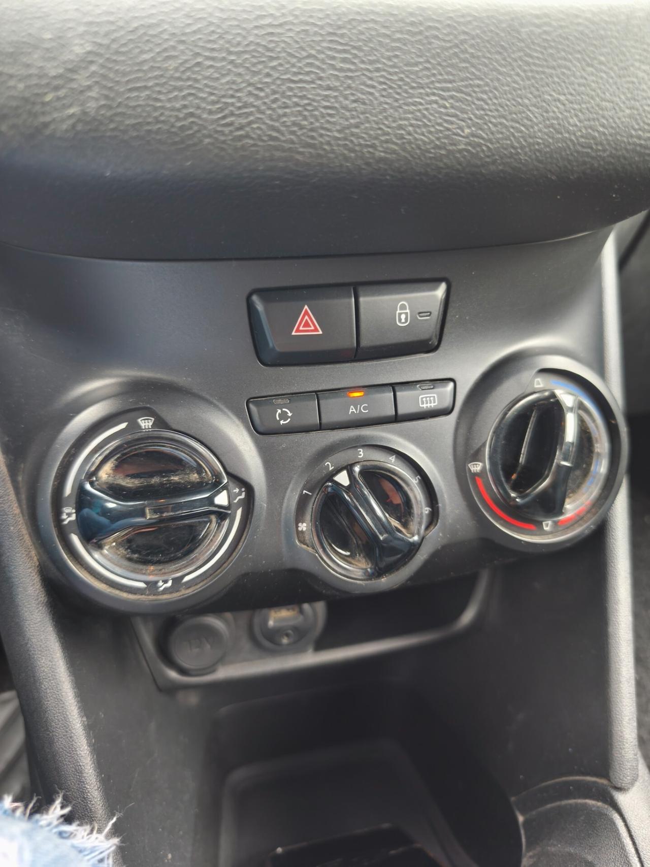 Peugeot 208 1.2 NEOPATENTATI GARANZIA