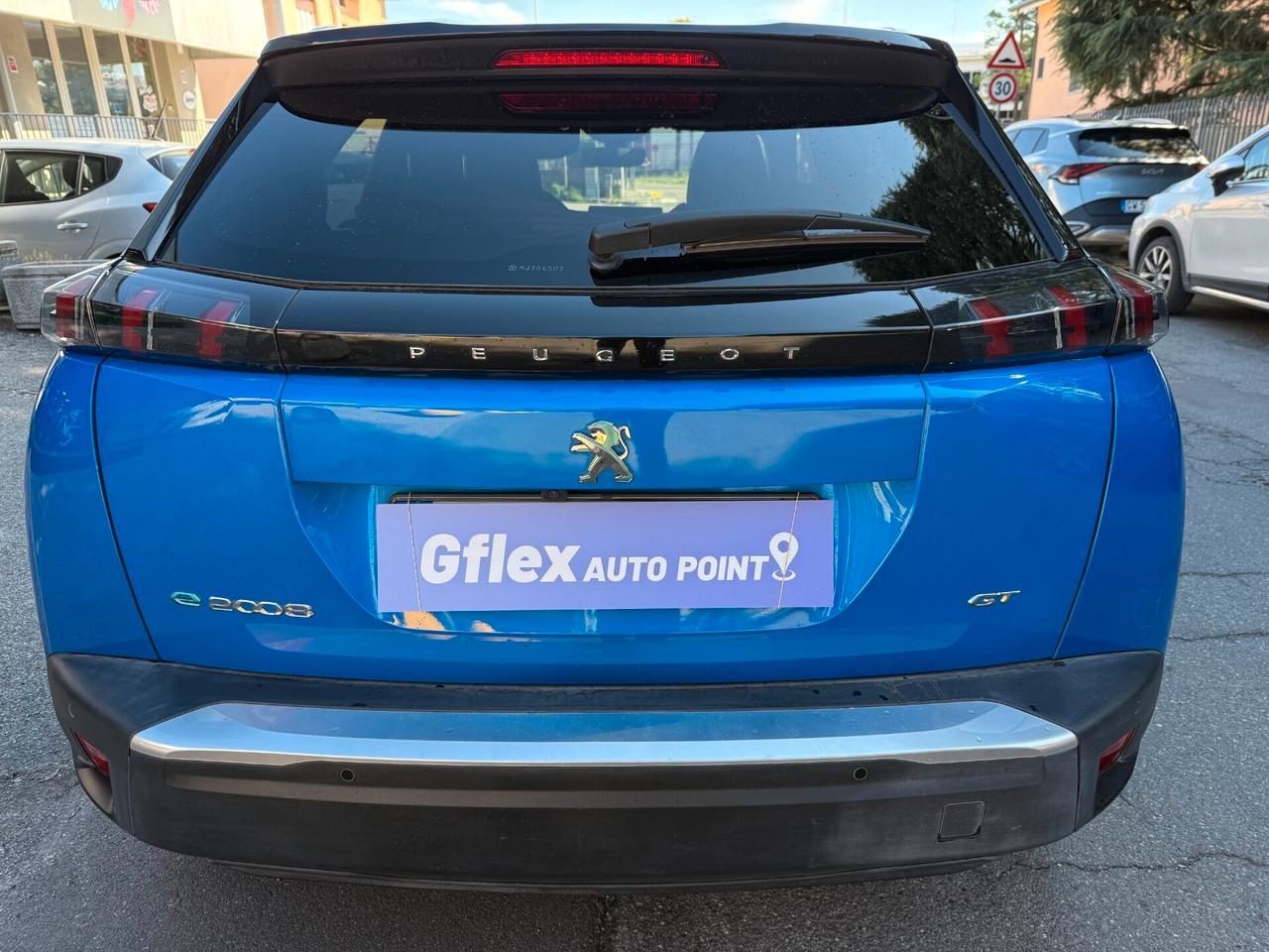 Peugeot 2008 motore elettrico 136 CV GT