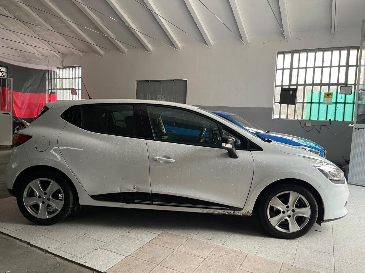 Renault Clio 1.2 75CV 5 porte Wave