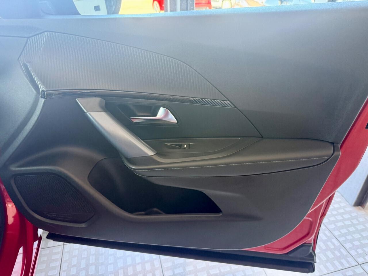 Peugeot 2008 1.5 Diesel 102Cv Allure