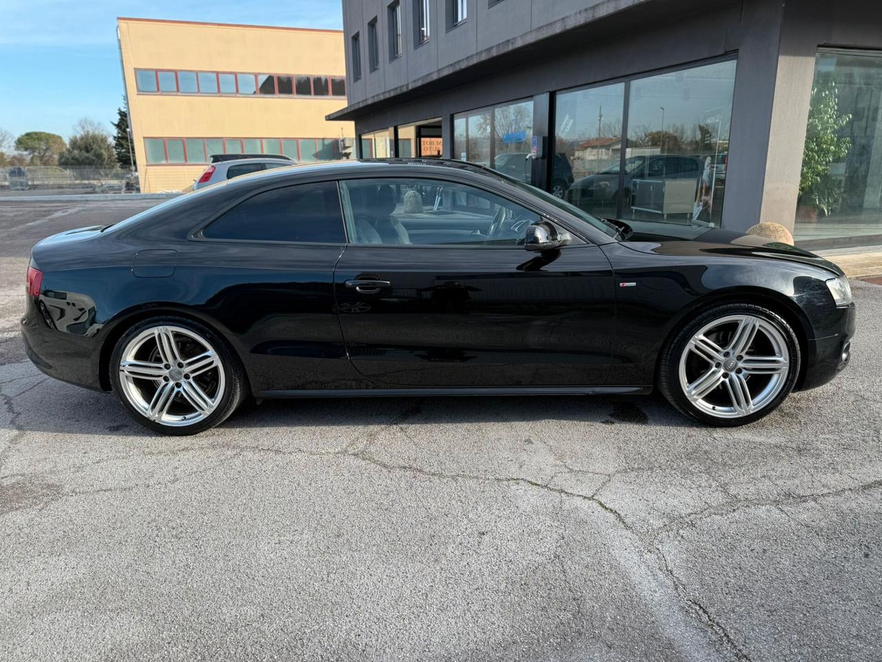 AUDI A5 2.0 TDI 2010 12 MESI DI GARANZIA