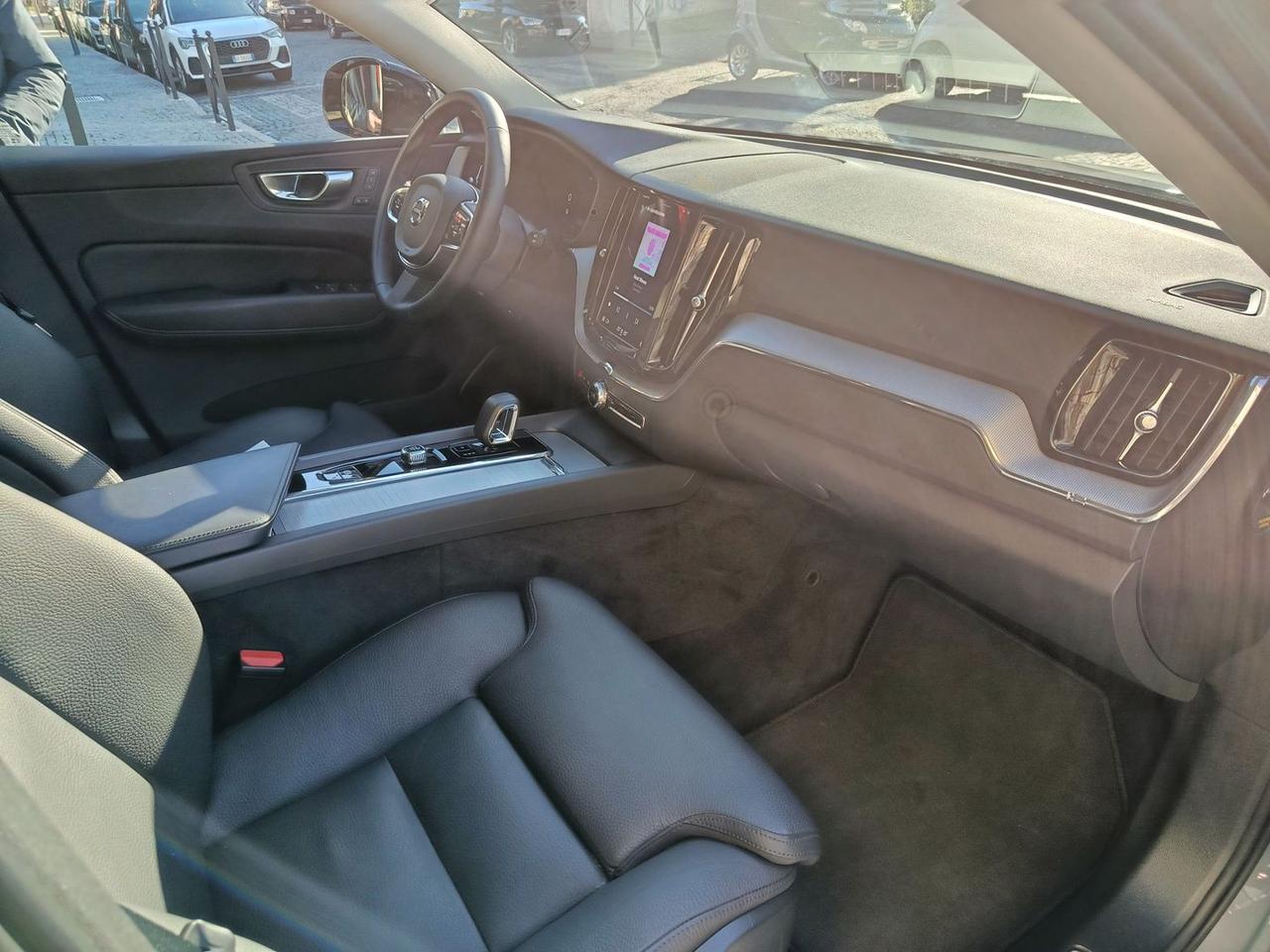 Volvo XC 60 Plus Dark 2.0 B4 MHEV #9159