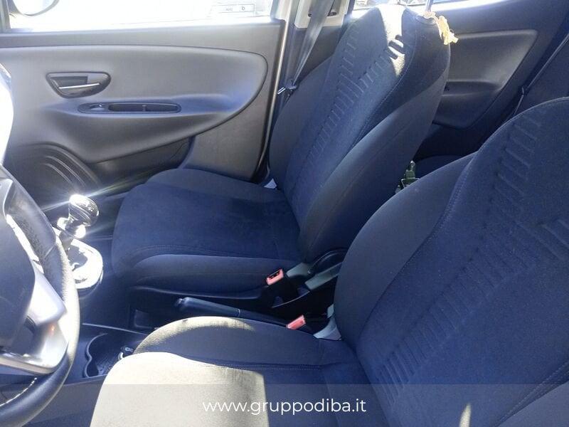 Lancia Ypsilon III 2011 Benzina 0.9 t.air Silver ecochic metano 80cv E6