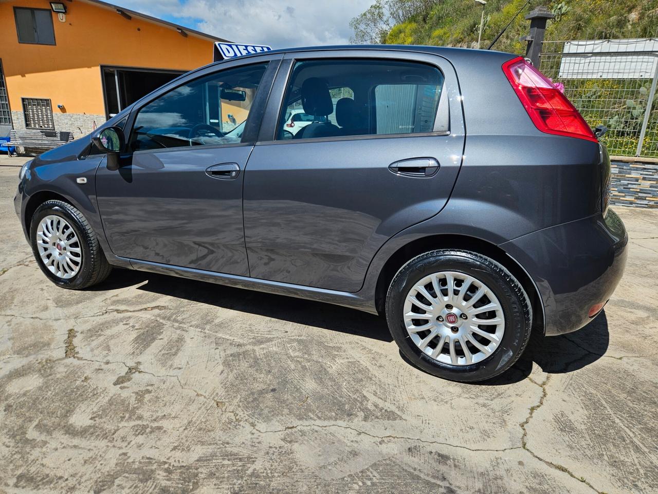 Fiat Punto 1.3 MJT II 75 CV 5 porte Lounge
