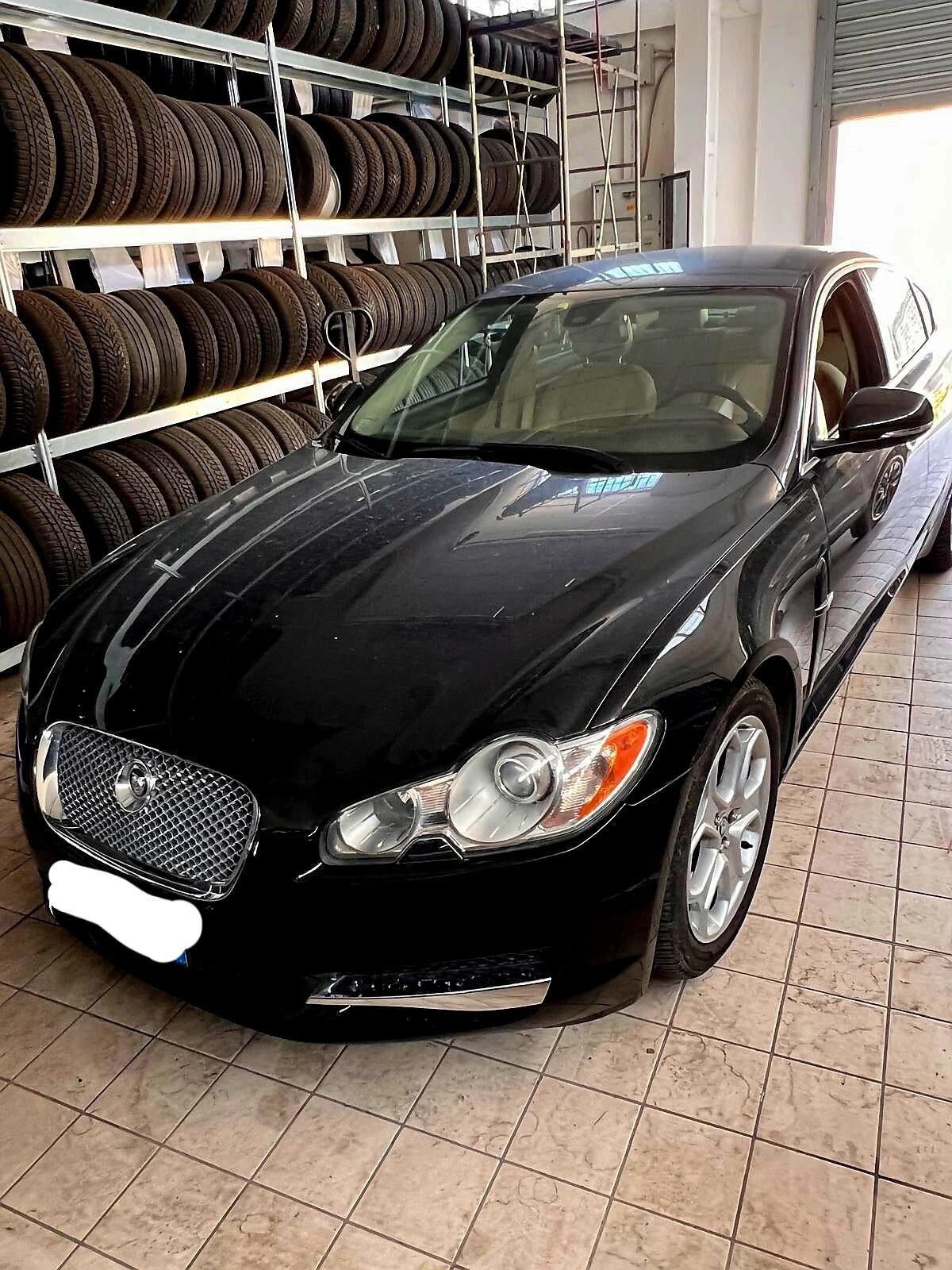 Jaguar XF 3.0 D V6 Luxury