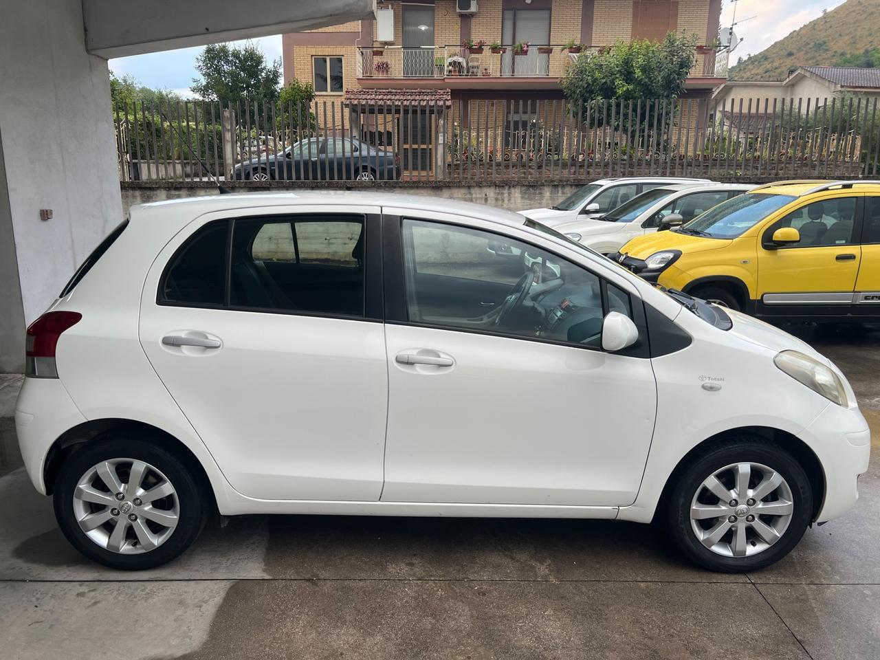 Toyota Yaris 1.0 5 porte
