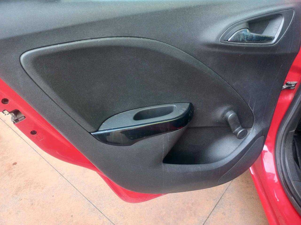 Opel Corsa 1.2 5 porte b-Color