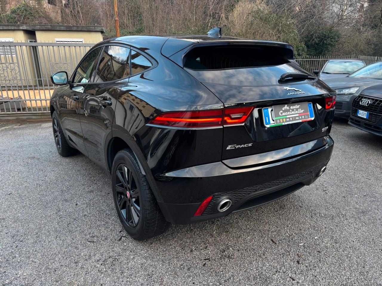 Jaguar E-Pace 2.0D 150 CV AWD R-Dynamic TOTAL BLACK my 20
