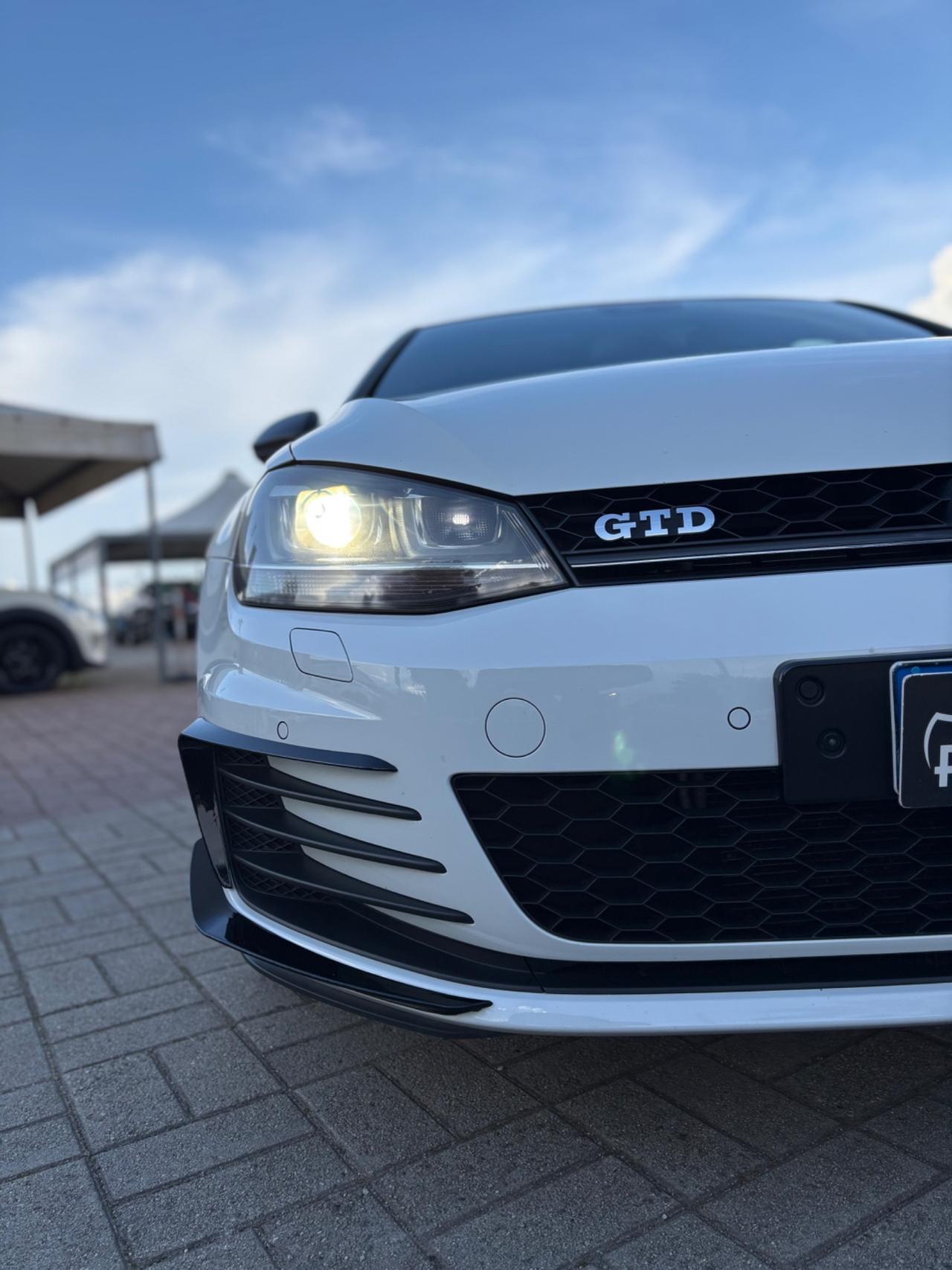 Volkswagen Golf GTD 2.0 TDI DSG 5p.