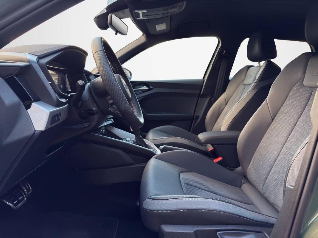Audi A1 1.0 116CV Identity Contrast S Line Interno S tronic
