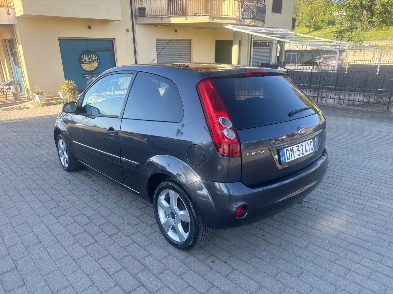 Ford Fiesta 1.4 TDCi 68CV 3 porte Titanium