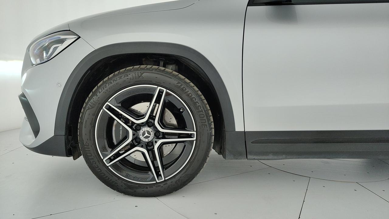 Mercedes-Benz GLA 180 d Premium auto